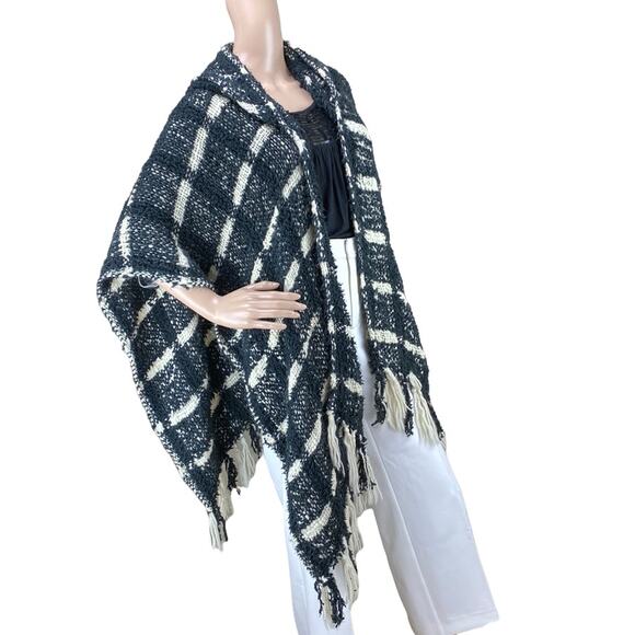 Maurices Women Black White Plaid Fringed Open Front Cardigan Hooded Poncho OS - Picture 4 of 6